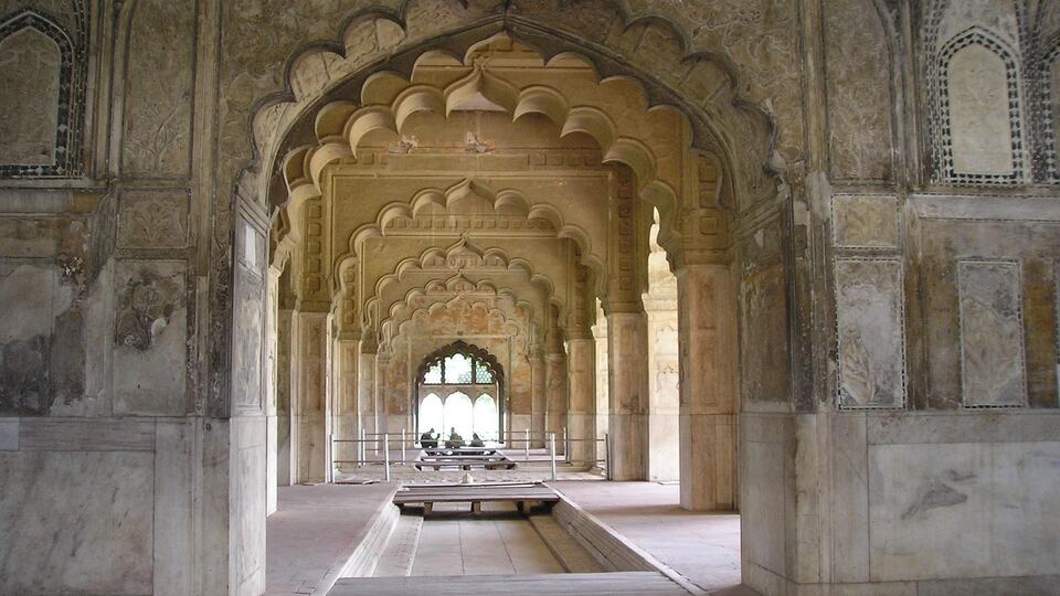 Scalloped marble arches inside the Red Fort in Delhi